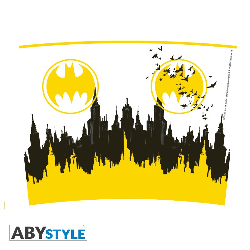 Batman Bat-Signal at Gotham City's Skyline Design DC Comics Licensed White 0.35 L Insulating Plastic Travel Mug/Tumbler